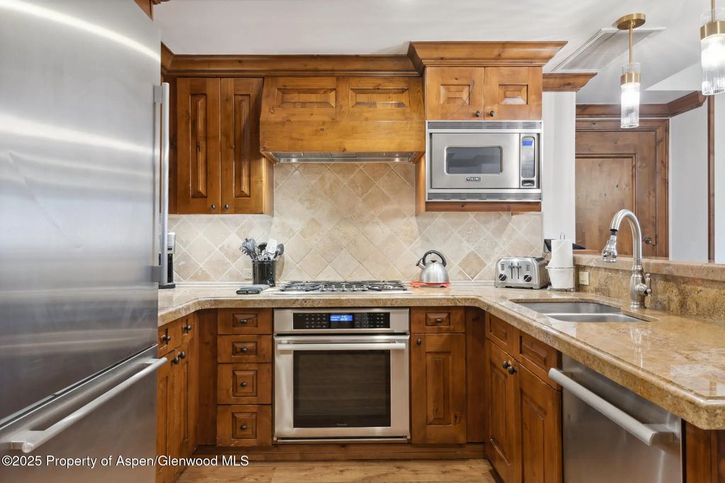 7 of 34 - 415 E Dean St, Unit 48, Week 8, Aspen, CO