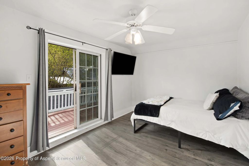 20 of 24 - 1018 Grand Avenue, Glenwood Springs, CO