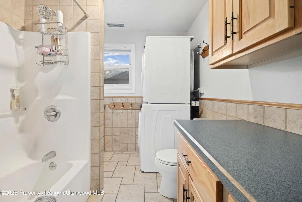21 of 24 - 1018 Grand Avenue, Glenwood Springs, CO