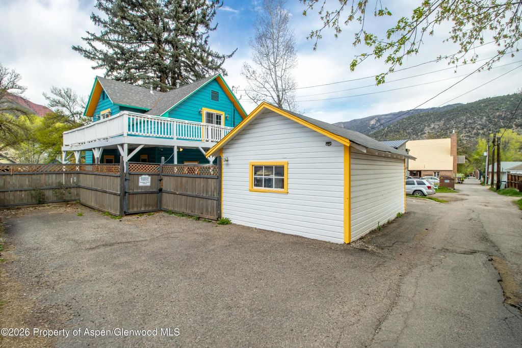 22 of 24 - 1018 Grand Avenue, Glenwood Springs, CO
