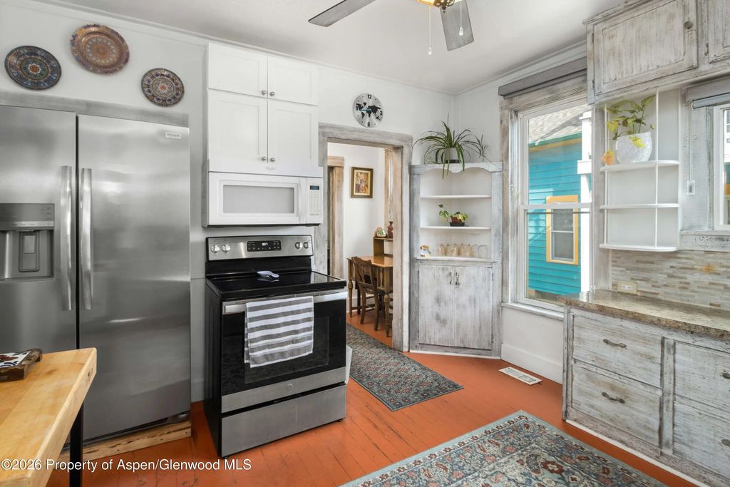 7 of 18 - 1022 Grand Avenue, Glenwood Springs, CO