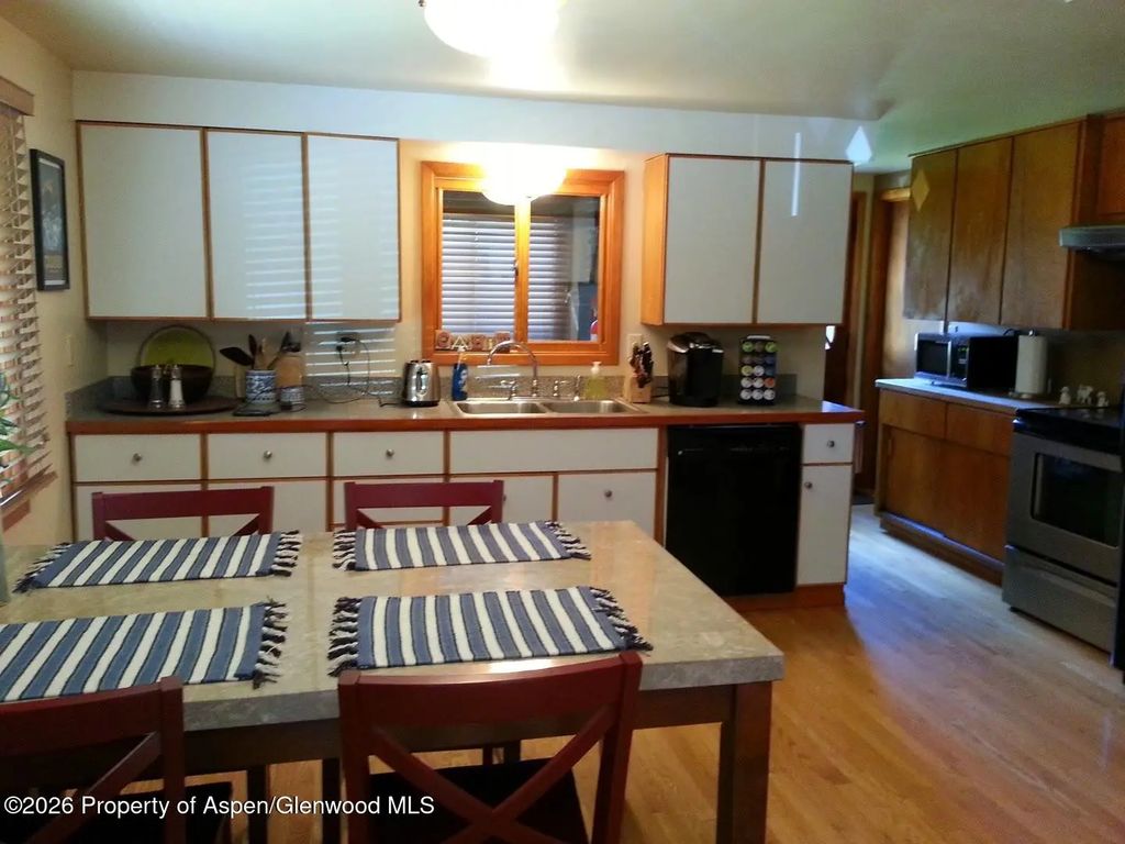9 of 10 - 262 Midland Avenue, Basalt, CO