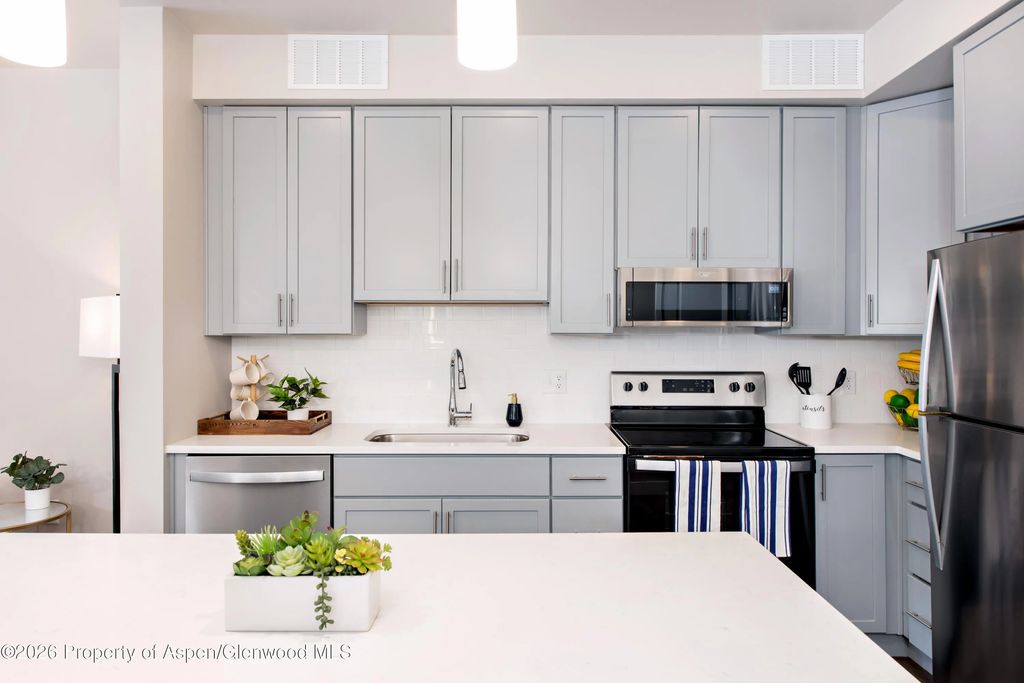 15 of 40 - 253 Wulfsohn Road 212, Glenwood Springs, CO