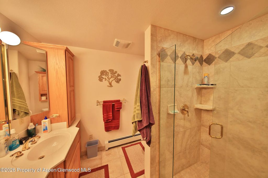 19 of 38 - 53916 Kk Road, Molina, CO