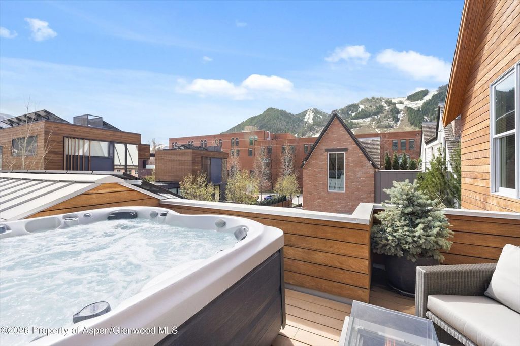 10 of 27 - 204 N Monarch Street, Aspen, CO