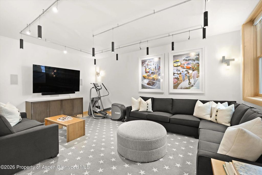 19 of 27 - 204 N Monarch Street, Aspen, CO