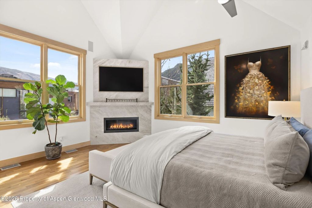 8 of 27 - 204 N Monarch Street, Aspen, CO