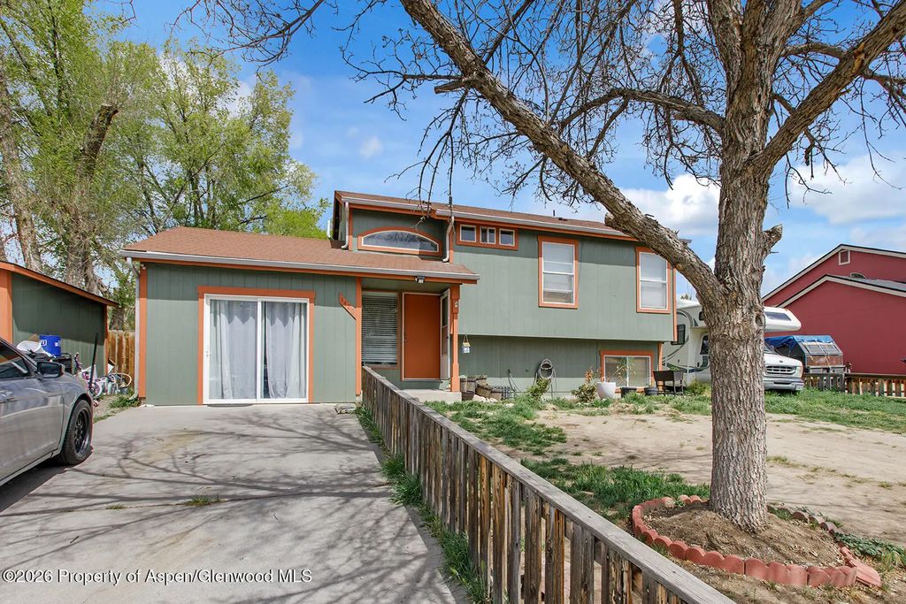1 of 30 - 1420 Orchard Avenue, Silt, CO