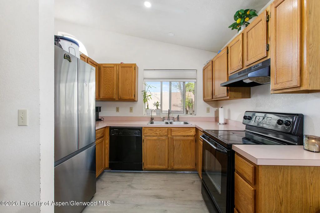 8 of 30 - 1420 Orchard Avenue, Silt, CO