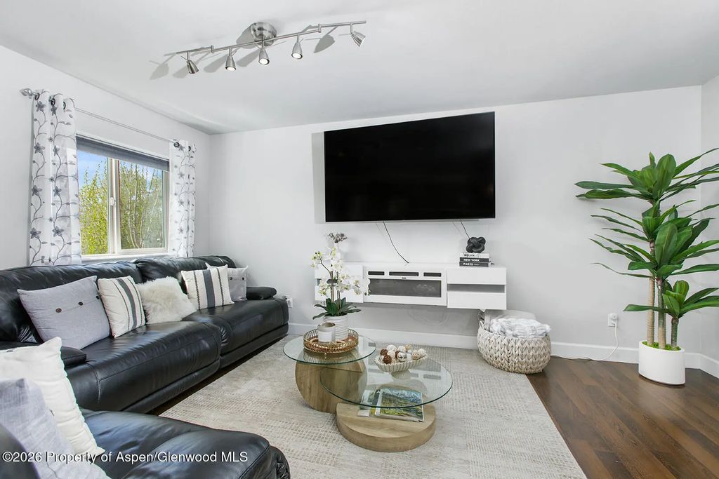 4 of 30 - 2013 Ballard Avenue, Silt, CO