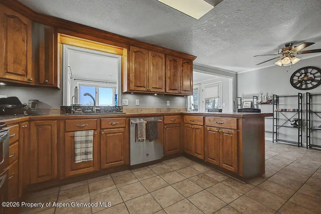 4 of 29 - 2014 E 9th Street, Craig, CO