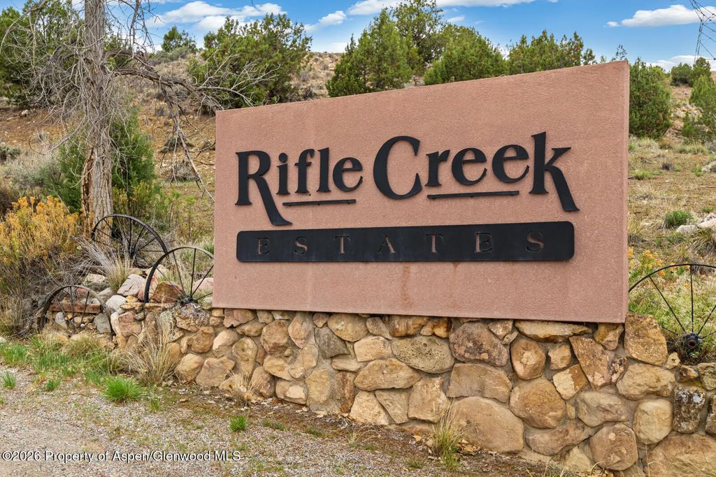 9 of 56 - 1007 Mesa Drive, Rifle, CO