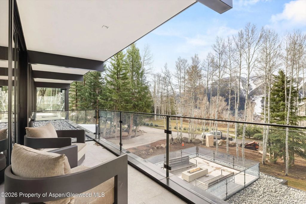 7 of 23 - 323 E Reds Road, Aspen, CO