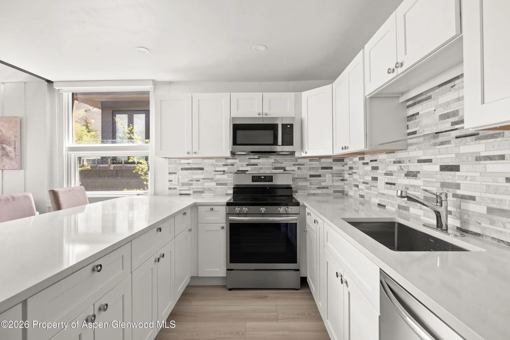 5 of 16 - 605 E Main Street #9, Aspen, CO
