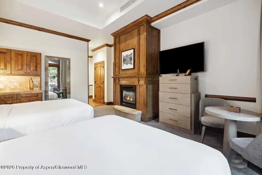 20 of 29 - 415 E Dean St, Unit 5, Weeks 9 & 10, Aspen, CO