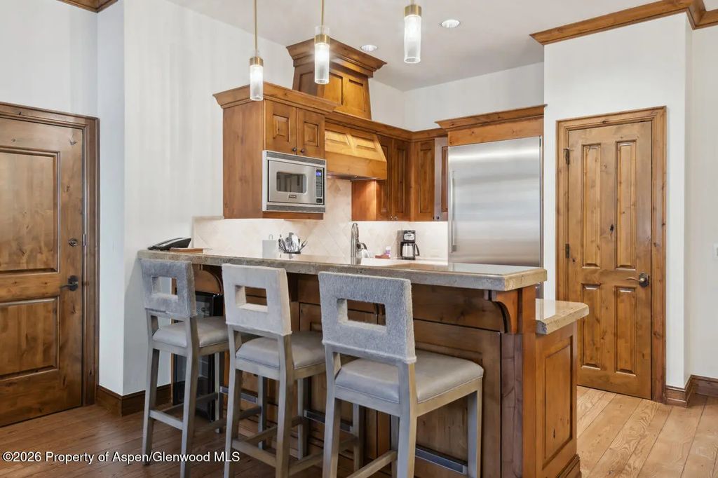 7 of 29 - 415 E Dean St, Unit 5, Weeks 9 & 10, Aspen, CO