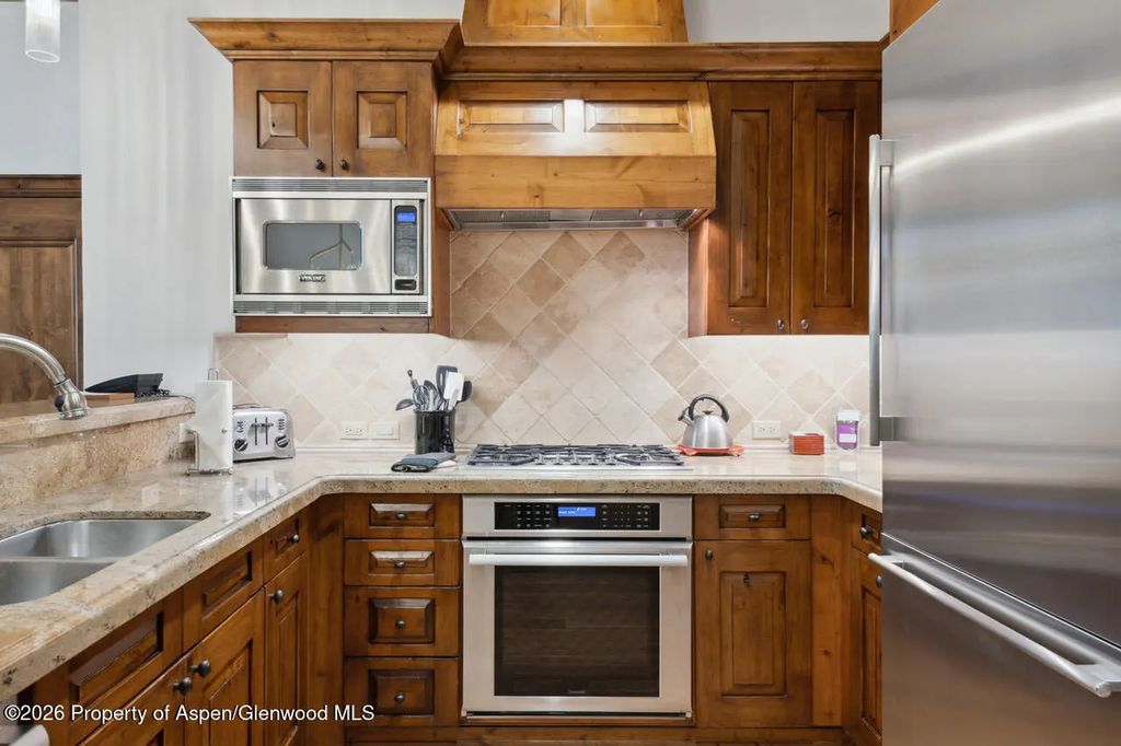 8 of 29 - 415 E Dean St, Unit 5, Weeks 9 & 10, Aspen, CO
