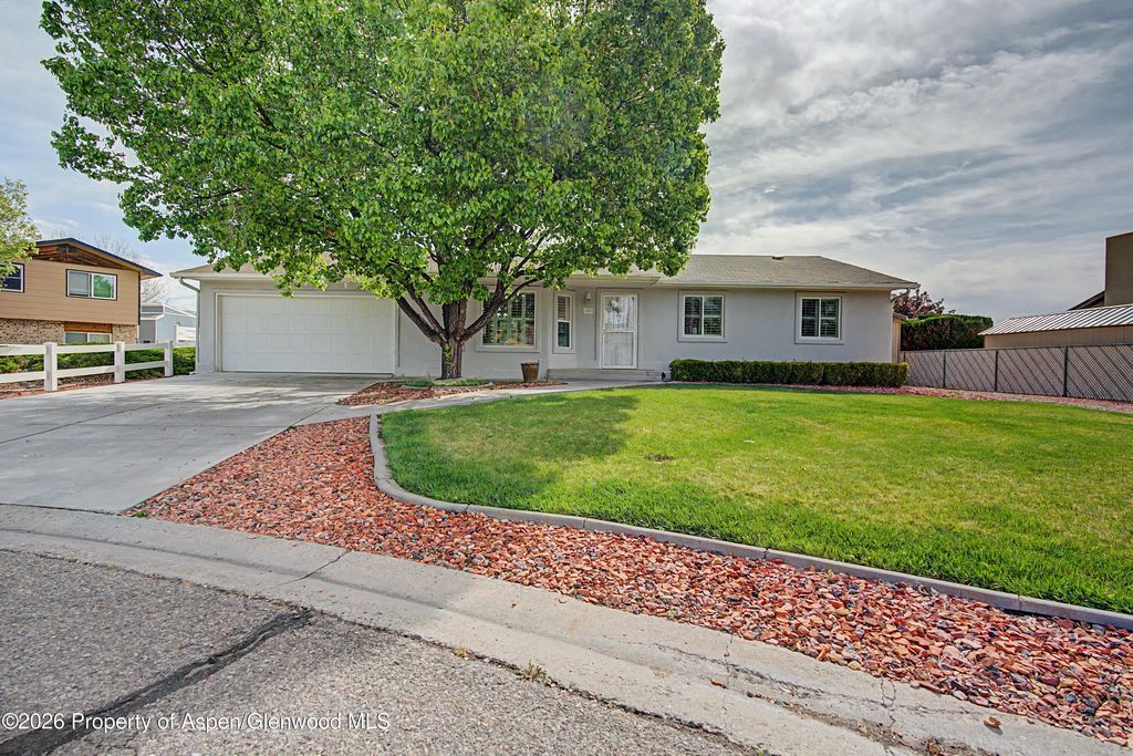 1 of 28 - 596 E Valley Court, Grand Junction, CO