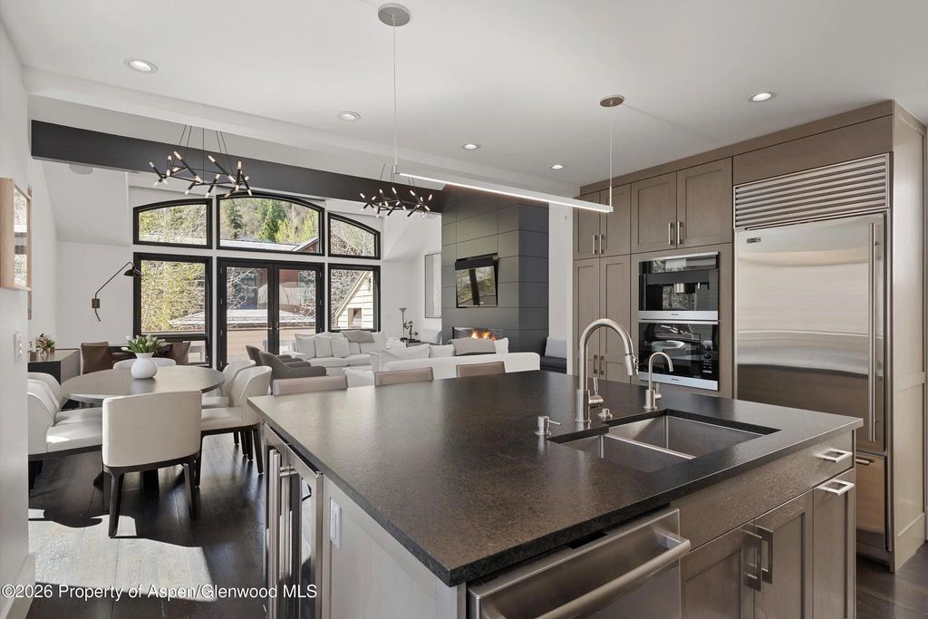 15 of 28 - 121 W Hyman Avenue B, Aspen, CO