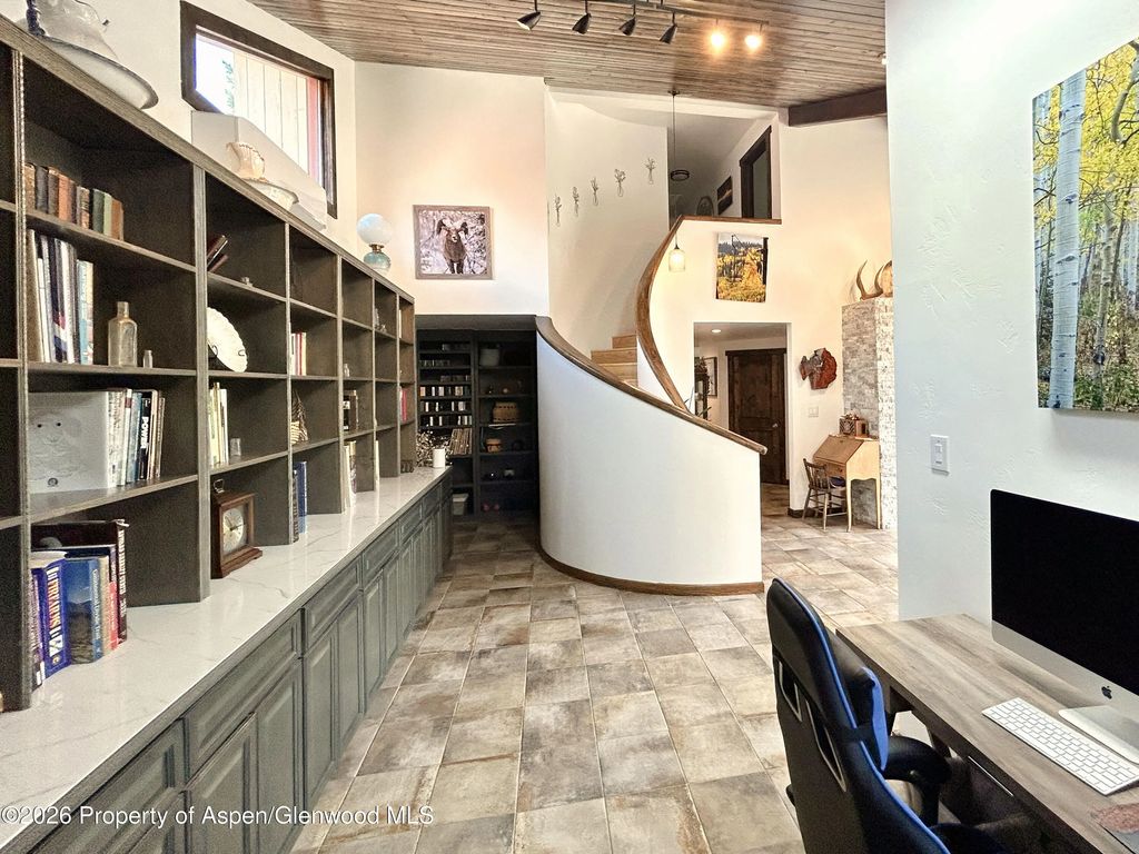 9 of 24 - 111 Cardinal Lane, Glenwood Springs, CO