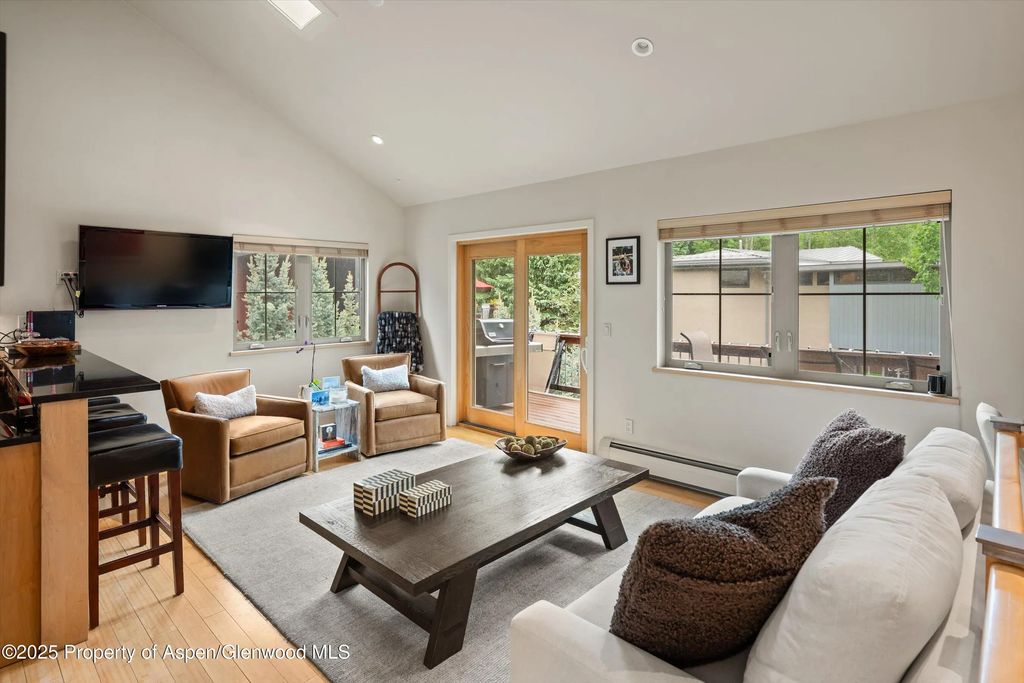 28 of 36 - 322 Park Avenue, Aspen, CO