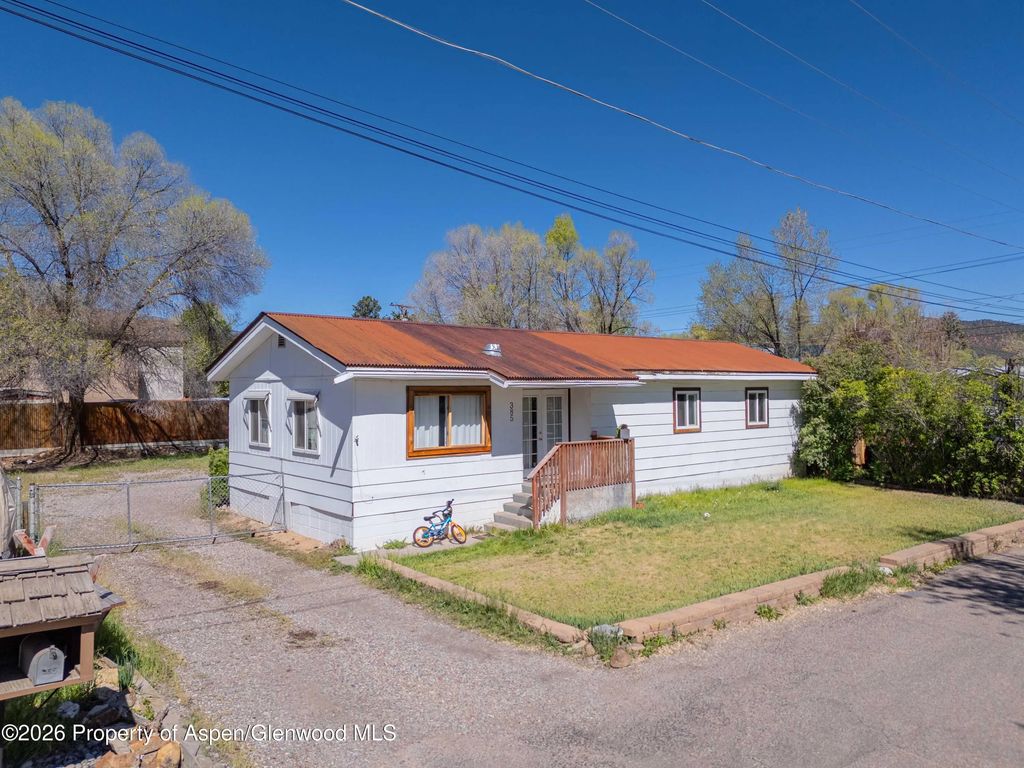 4 of 30 - 385 S 7th Street, Carbondale, CO