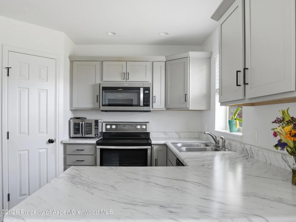 7 of 17 - 692 Ponderosa Drive, Silt, CO