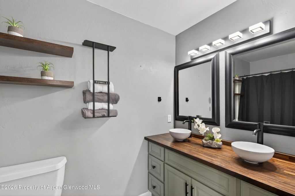 17 of 26 - 542 N 4th Street, Silt, CO
