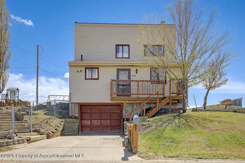 1 of 40 - 808 Fairway Boulevard, Craig, CO