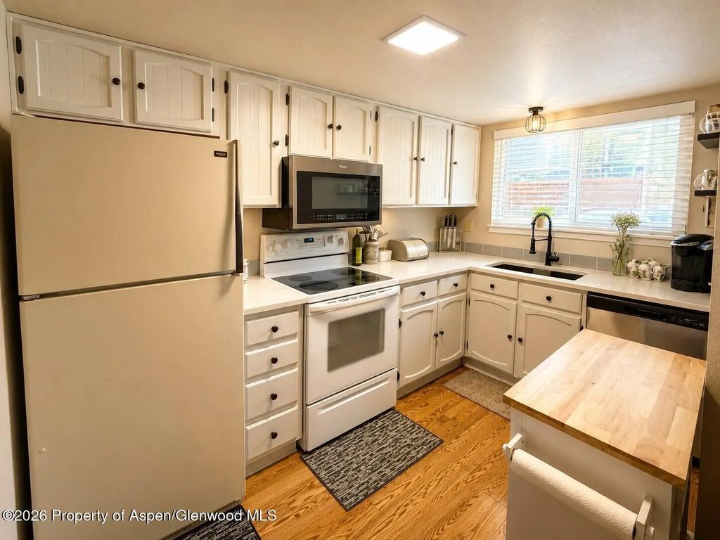 7 of 19 - 1024 E 7th Street, Craig, CO