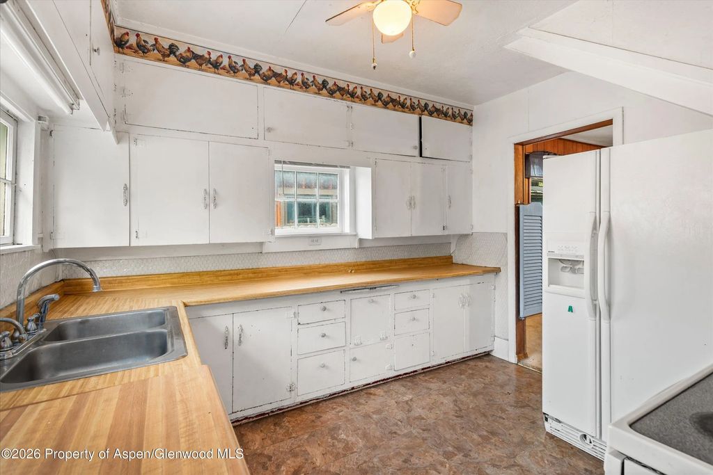 14 of 31 - 1011 Pitkin Avenue, Glenwood Springs, CO