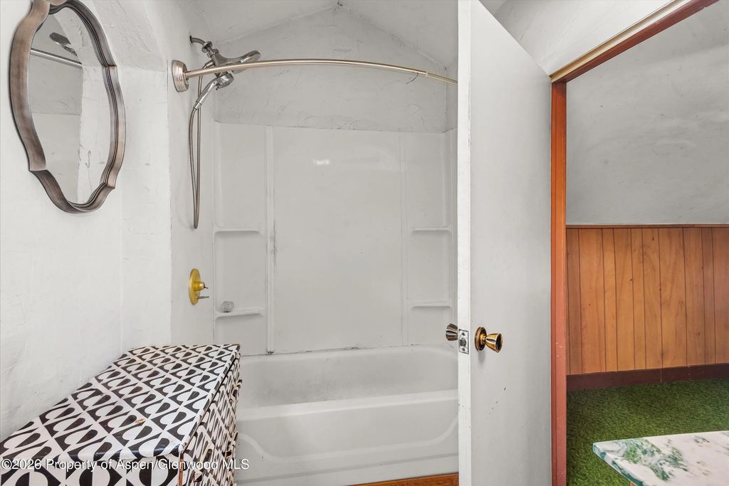 21 of 31 - 1011 Pitkin Avenue, Glenwood Springs, CO