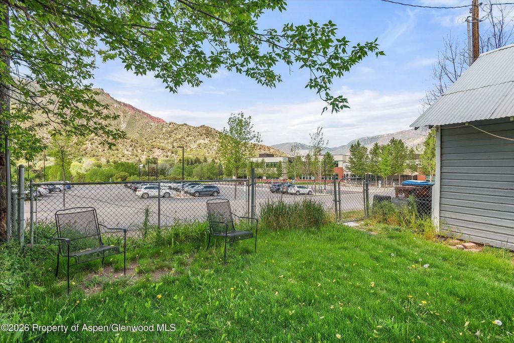 27 of 31 - 1011 Pitkin Avenue, Glenwood Springs, CO
