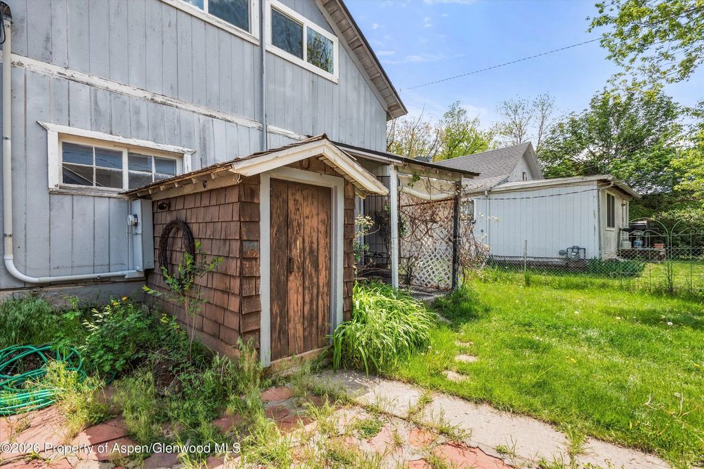 28 of 31 - 1011 Pitkin Avenue, Glenwood Springs, CO