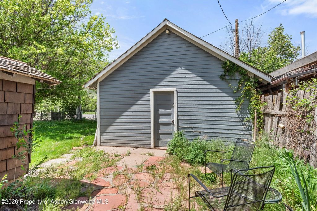 29 of 31 - 1011 Pitkin Avenue, Glenwood Springs, CO