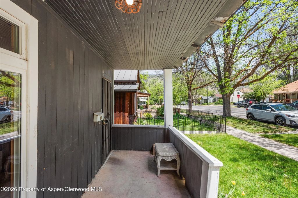 4 of 31 - 1011 Pitkin Avenue, Glenwood Springs, CO