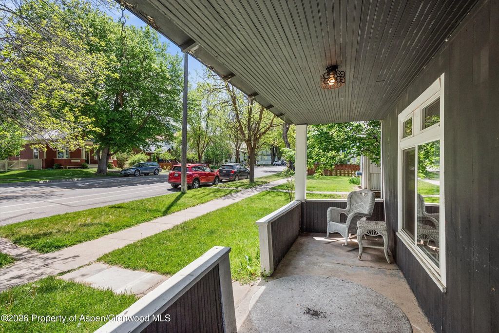 5 of 31 - 1011 Pitkin Avenue, Glenwood Springs, CO
