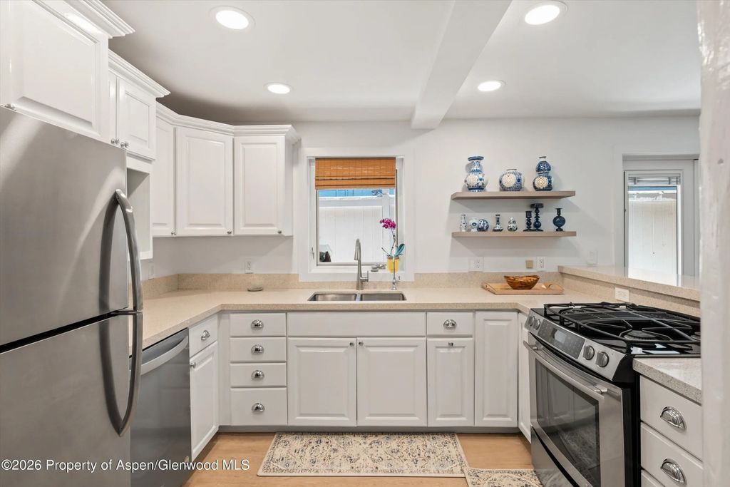 17 of 30 - 960 E Durant Avenue 6, Aspen, CO