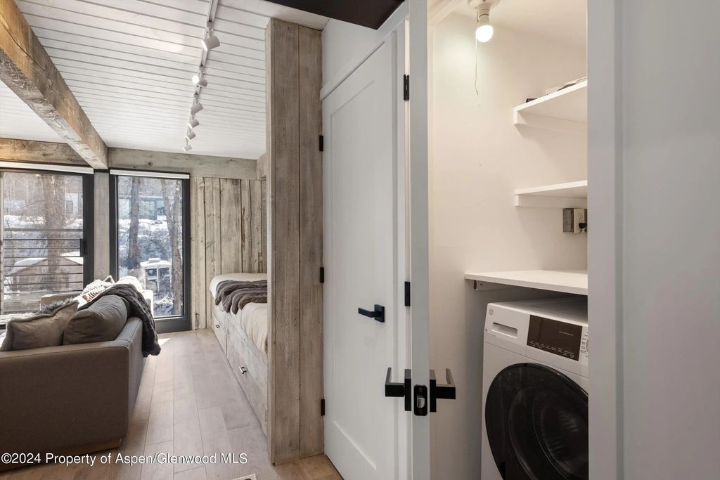 9 of 13 - 1039 E Cooper Avenue 19b, Aspen, CO