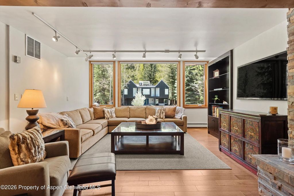 4 of 24 - 926 Waters Avenue 203, Aspen, CO