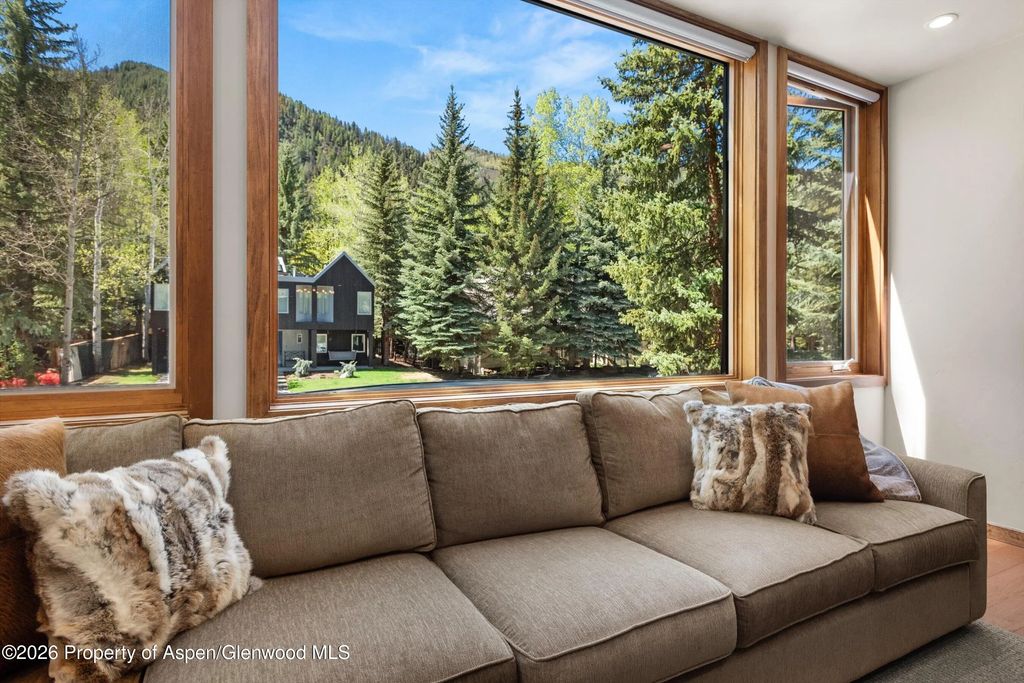 4 of 24 - 926 Waters Avenue 203, Aspen, CO