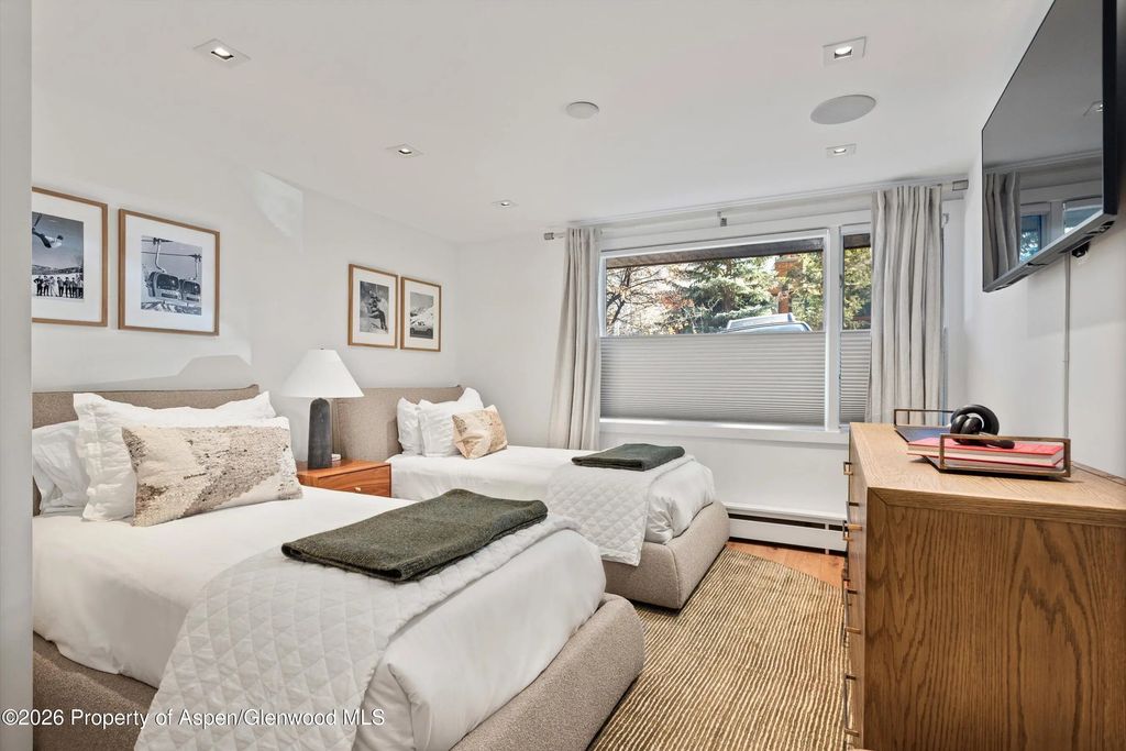 10 of 25 - 731 S Mill Street Unit 2d, Aspen, CO