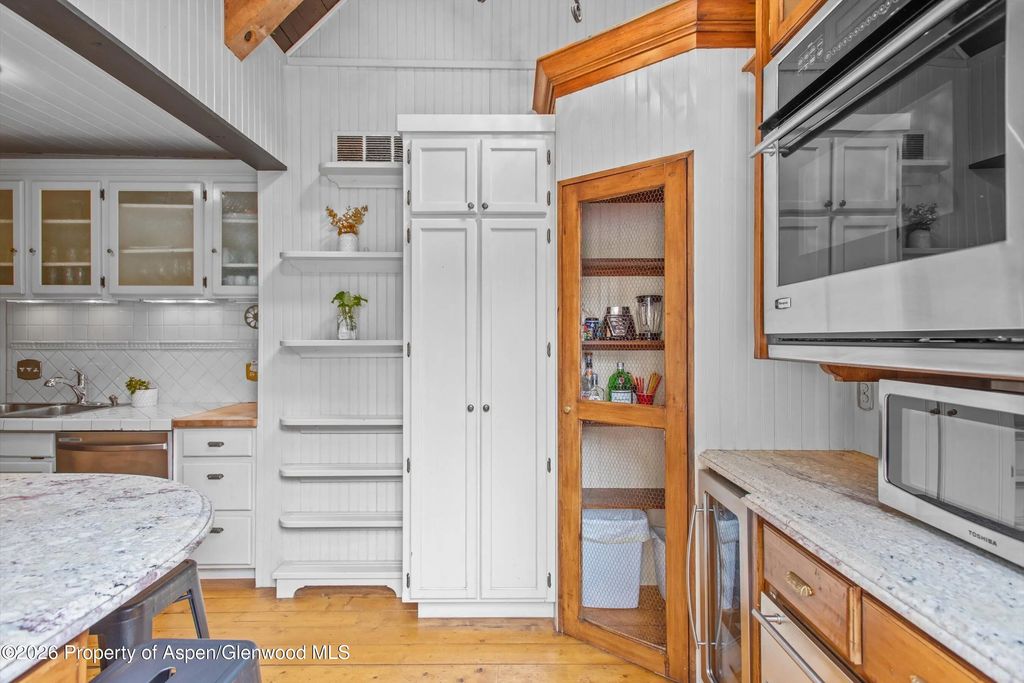 11 of 33 - 735 W Bleeker Street, Aspen, CO