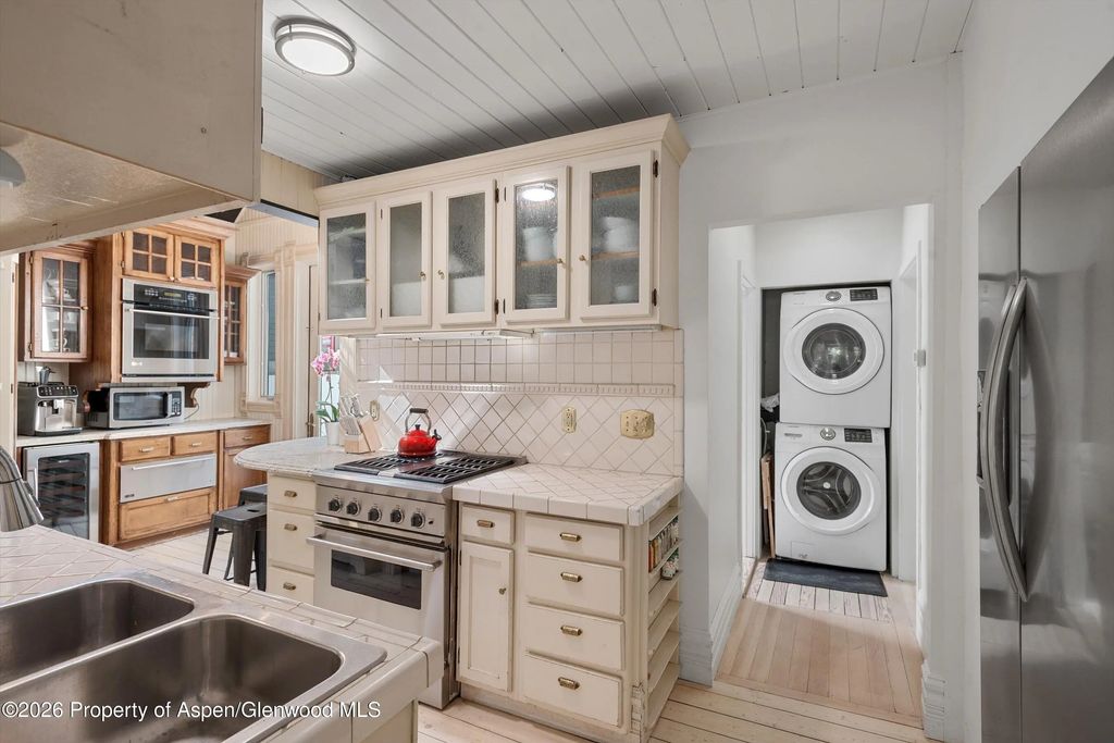 12 of 33 - 735 W Bleeker Street, Aspen, CO