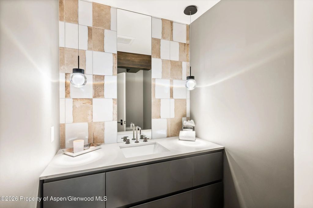 8 of 30 - 650 S Monarch Street 7, Aspen, CO