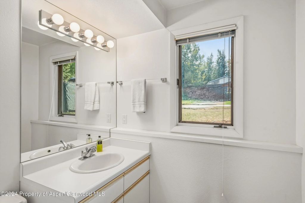 36 of 41 - 1275 Snowbunny Lane 2, Aspen, CO