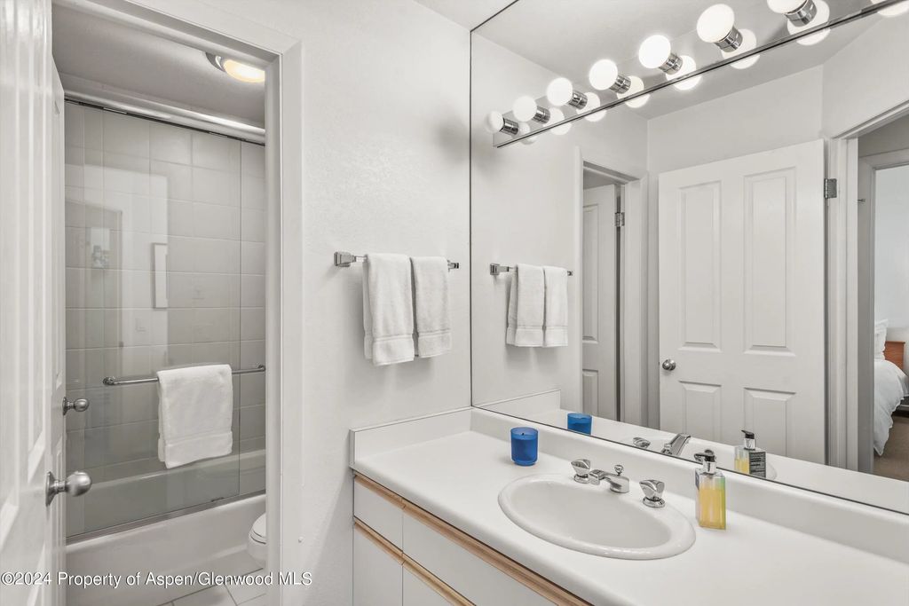 38 of 41 - 1275 Snowbunny Lane 2, Aspen, CO
