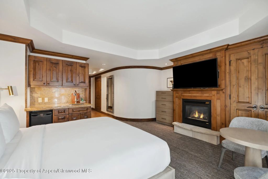 4 of 9 - 415 E Dean,  Unit 44a, Week 9, Aspen, CO