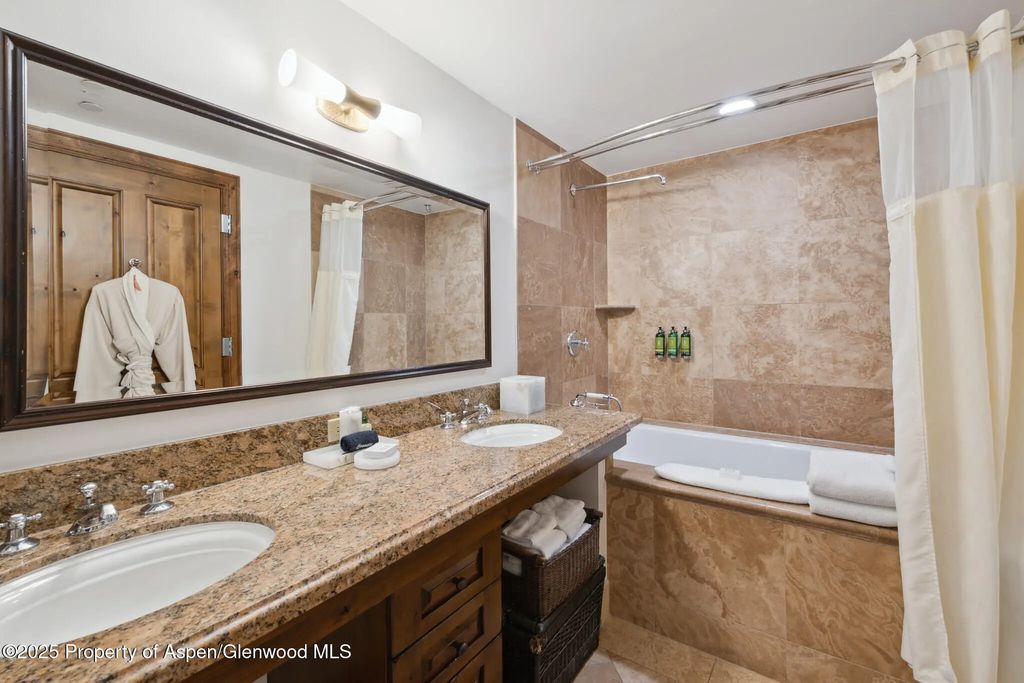 6 of 9 - 415 E Dean,  Unit 44a, Week 9, Aspen, CO