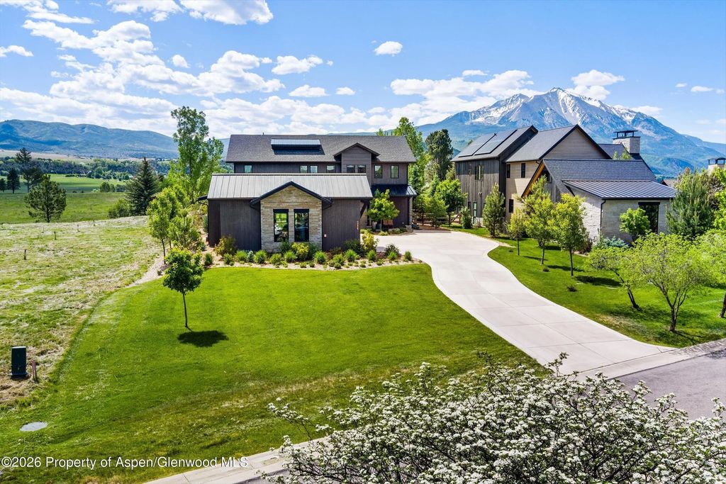 234 Crystal Canyon Drive, Carbondale